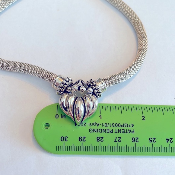 Beautiful Silver-tone Necklace - Picture 5 of 5